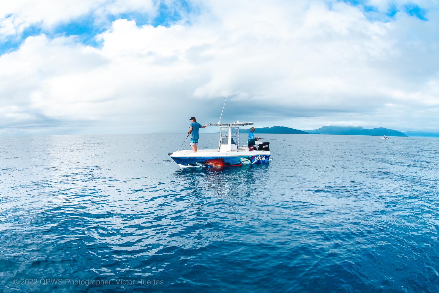 Recreational fishers on the Great Barrier Reef photo – Australia - © QPWS - Photographer: Victor Huertas