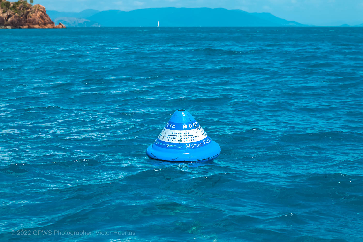 Public moorings buoy photo – Australia - © QPWS - Photographer: Victor Huertas