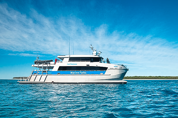 Marine Park vessel undertaking permit checks