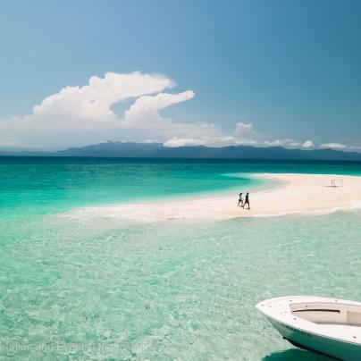 Recreational fisher out on a sand cay photo - Great Barrier Reef – Australia - © Tourism and Events Queensland