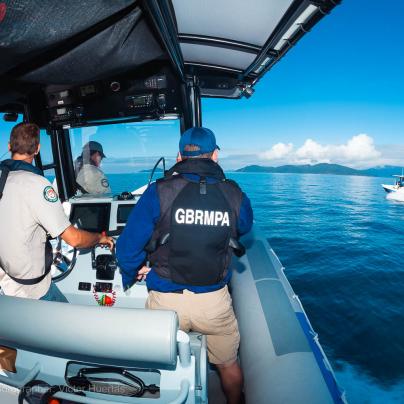 Compliance and zoning check with the Reef Authority and Queensland Parks and Wildlife Service – Australia - © QPWS - Photographer: Victor Huertas