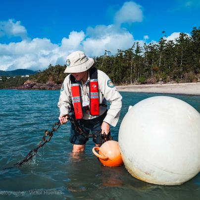 Bouy's in the Great Barrier Reef Marine Park – Australia - © QPWS - Photographer: Victor Huertas