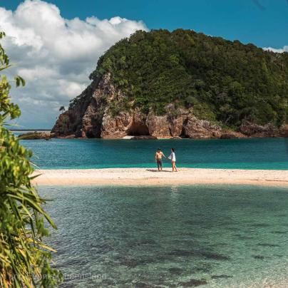 Exploring the islands of the Marine Park