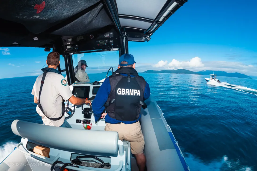 Compliance and zoning check with the Reef Authority and Queensland Parks and Wildlife Service – Australia - © QPWS - Photographer: Victor Huertas