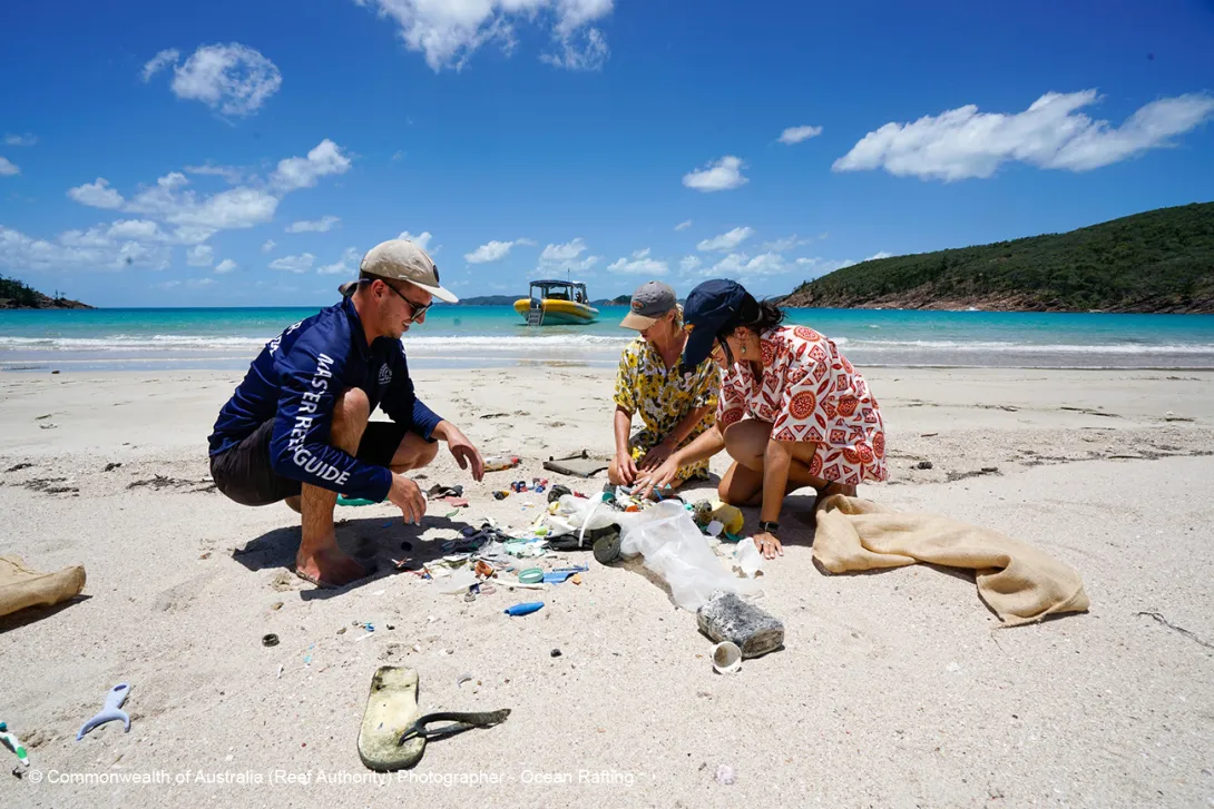 Marine debris clean up in Whitsundays Islands